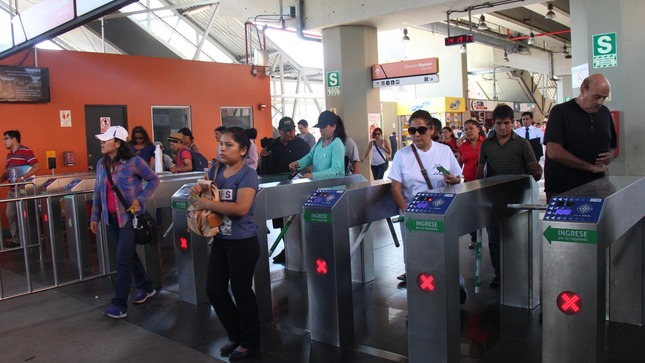 standard 15 8 2023 linea1 ositran consejo de usuarios ferroviarios tarjetas anomalas reventa pasajes metro