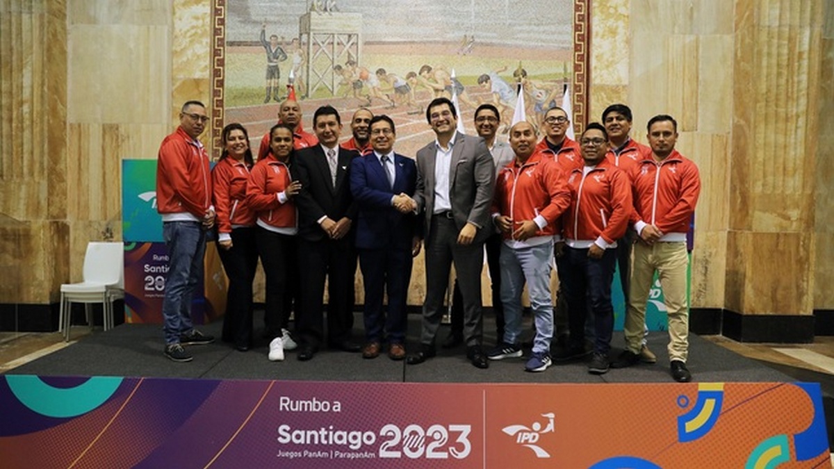 standard autoridades junto al equipo tecnico del ipd